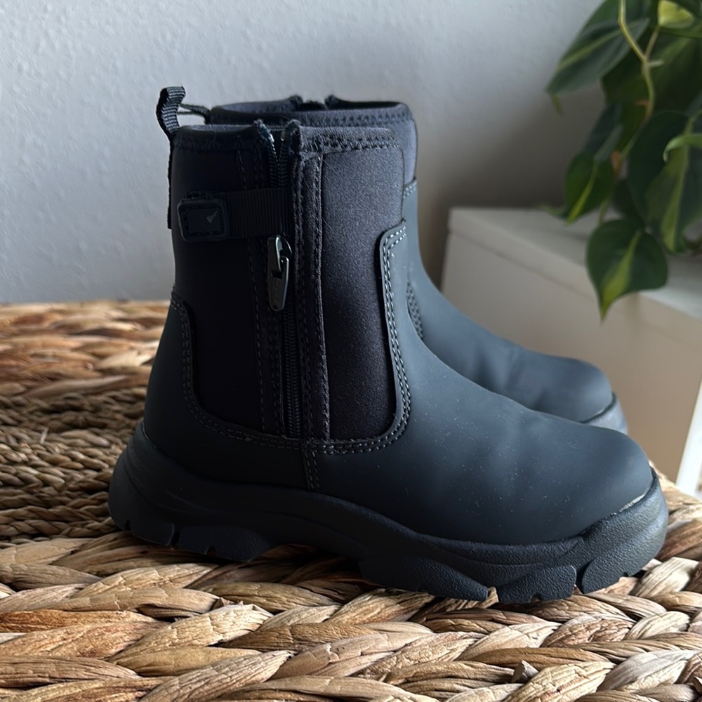 Zara Black Chelsea Boots with Chunky Sole